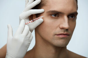 Les injections d'acide hyaluronique et de Botox pour les hommes à Paris au Centre Victoire Haussmann